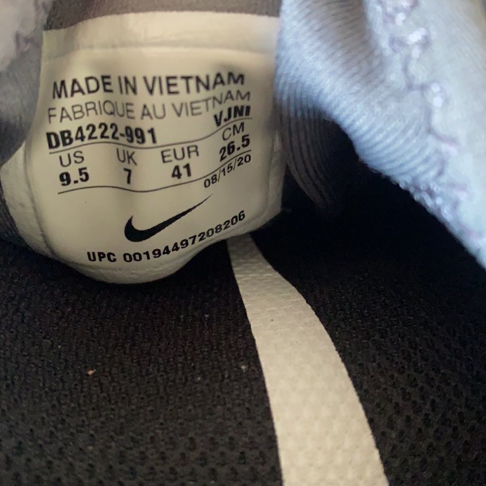 Nike Running Shoes - Picture 5 of 8